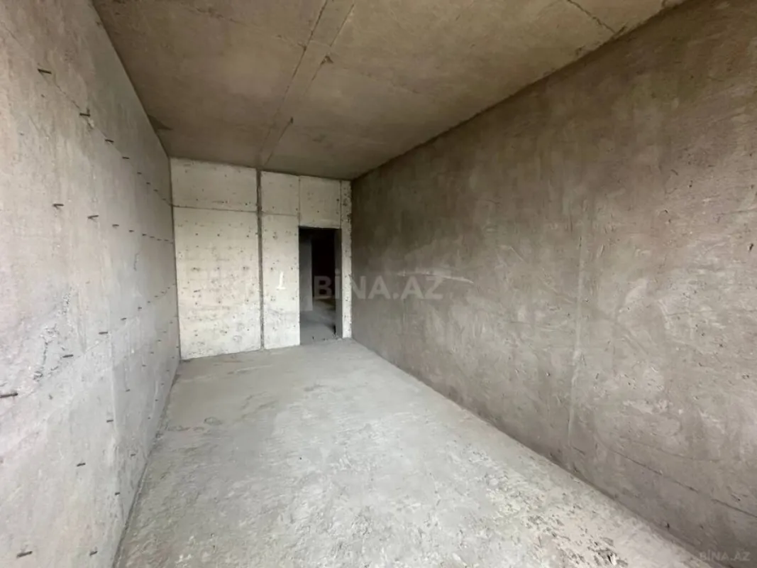 Satılır 3 otaqlı mənzil 136 m²