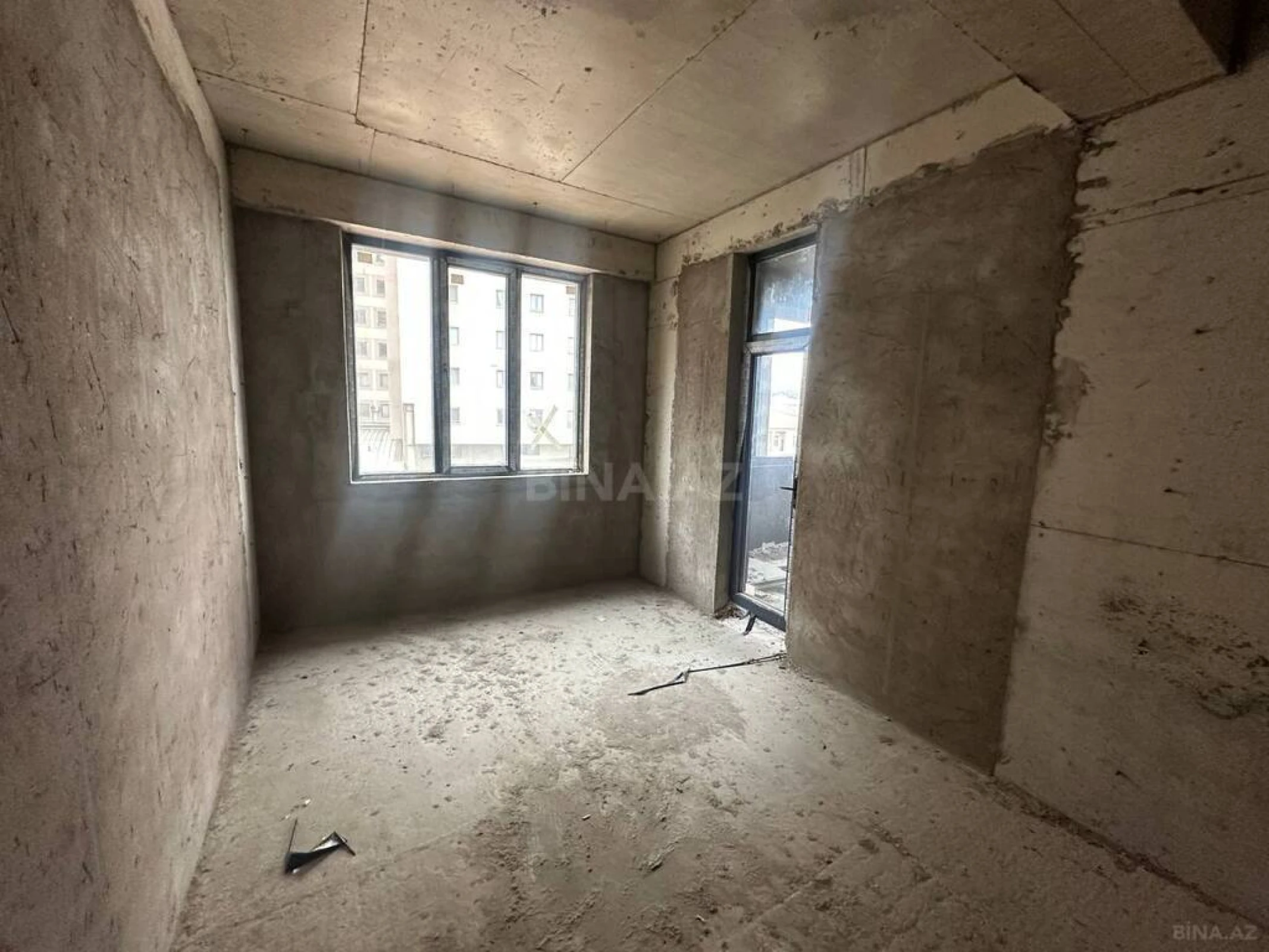 Satılır 3 otaqlı mənzil 136 m²