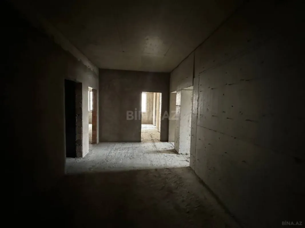 Satılır 3 otaqlı mənzil 136 m²