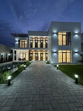 Satılır 4 otaqlı həyət evi 300 m²