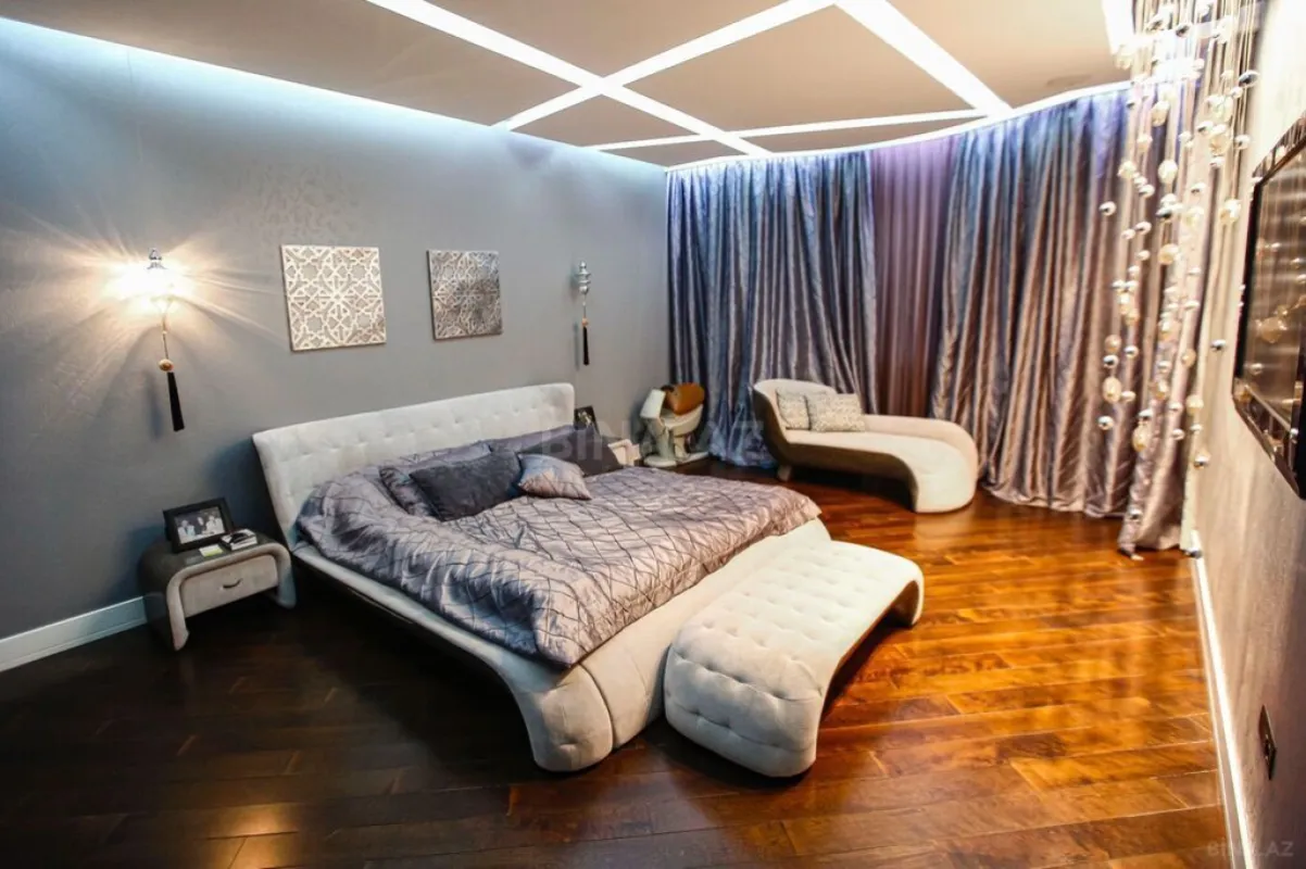 Satılır 4 otaqlı mənzil 200.5 m²