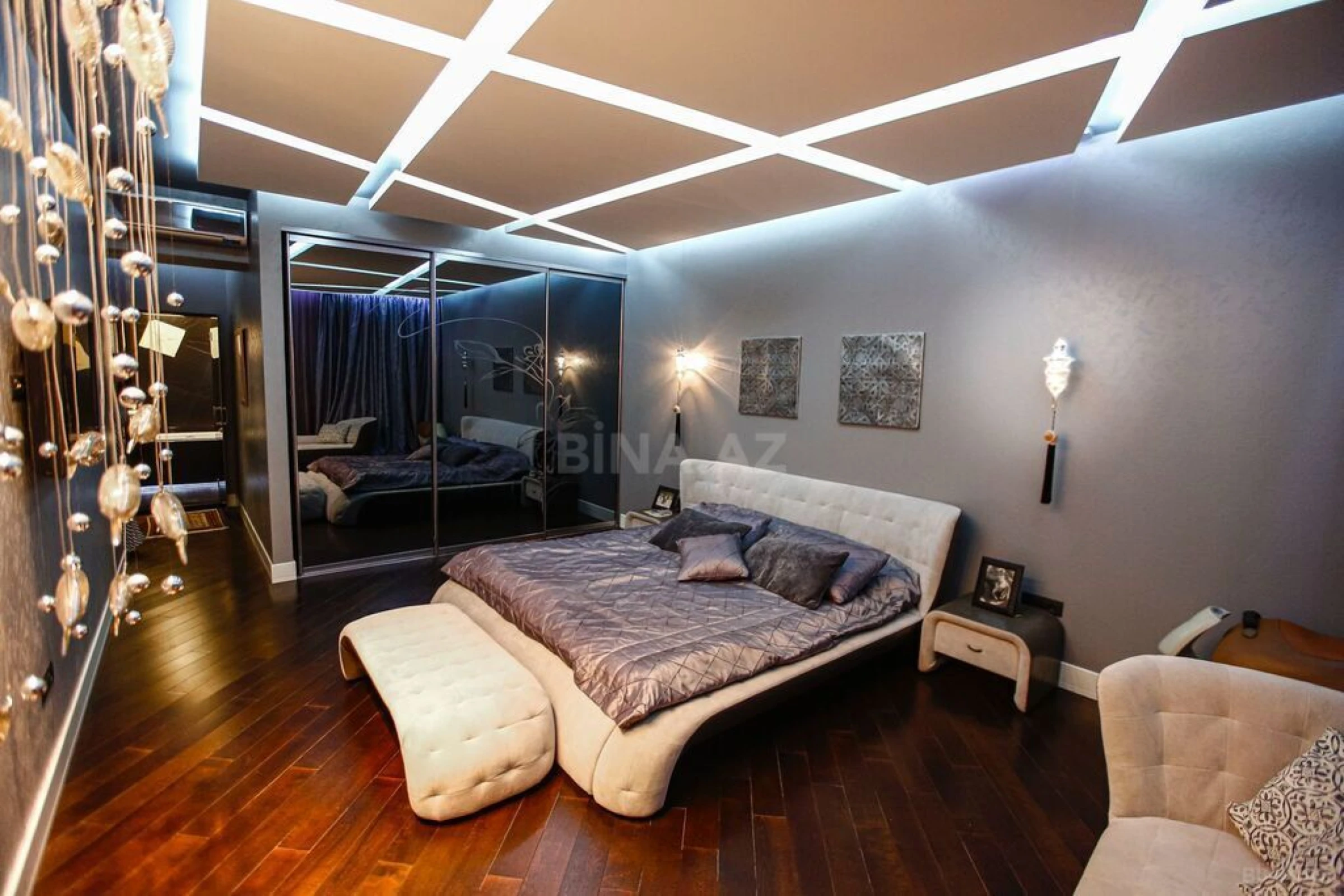 Satılır 4 otaqlı mənzil 200.5 m²