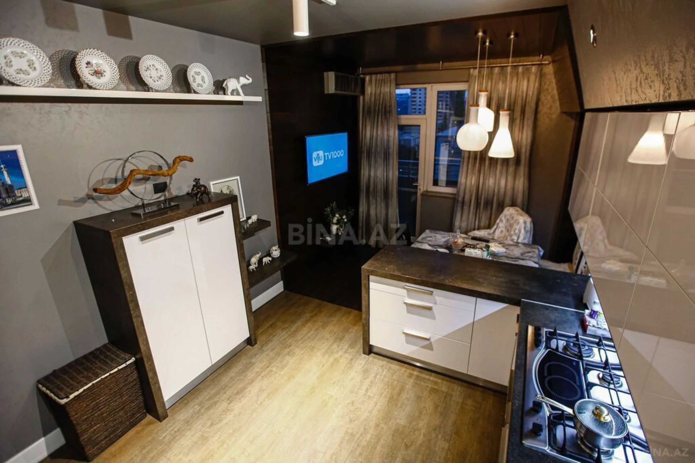 Satılır 4 otaqlı mənzil 200.5 m²