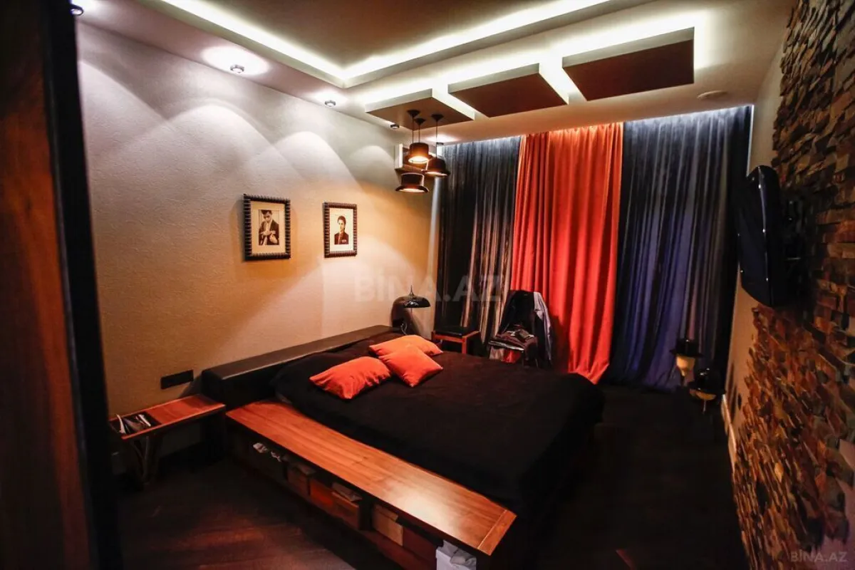 Satılır 4 otaqlı mənzil 200.5 m²