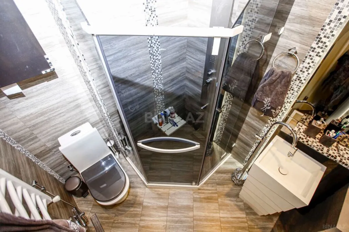 Satılır 4 otaqlı mənzil 200.5 m²