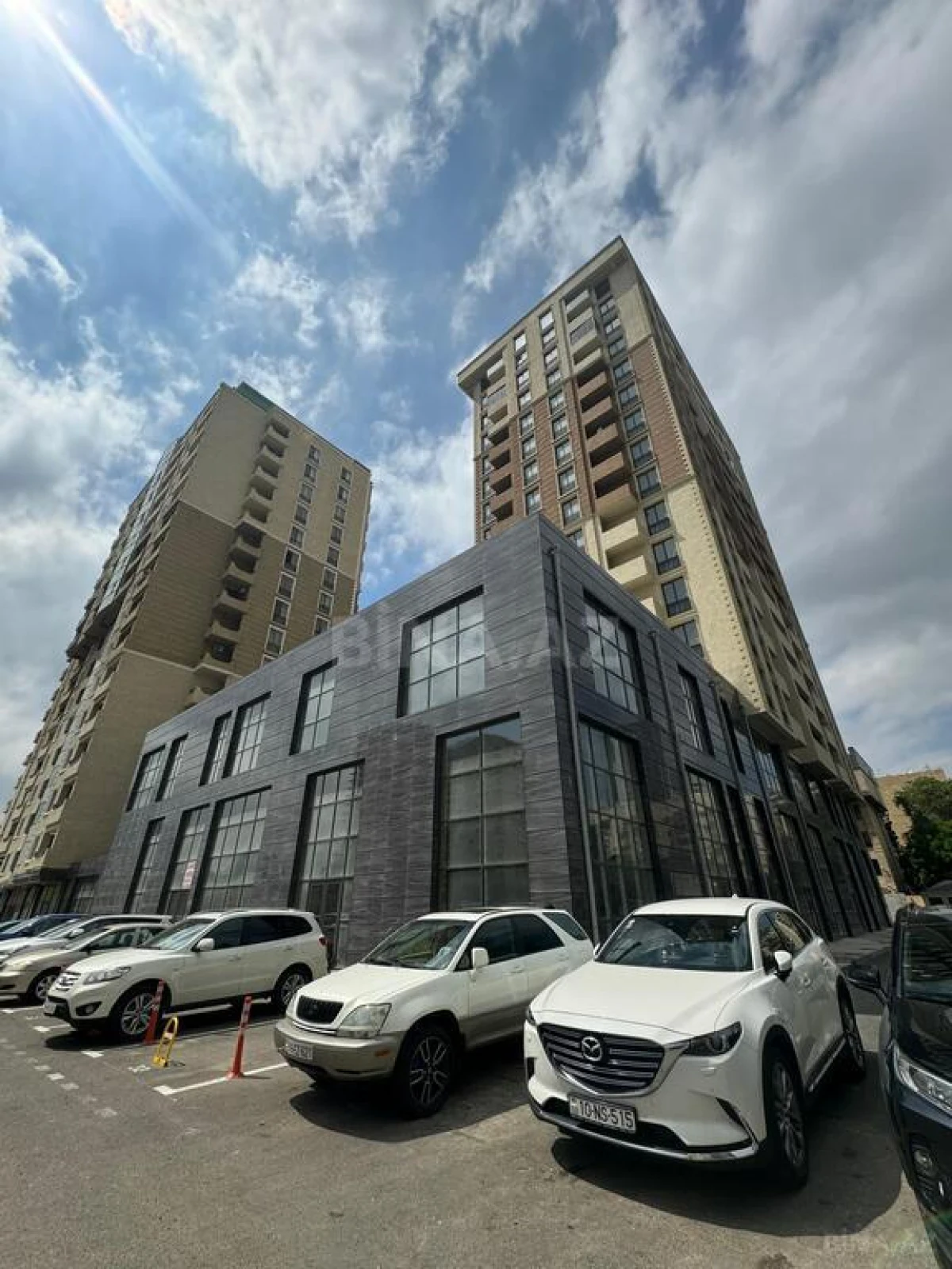 Satılır 3 otaqlı mənzil 106 m²