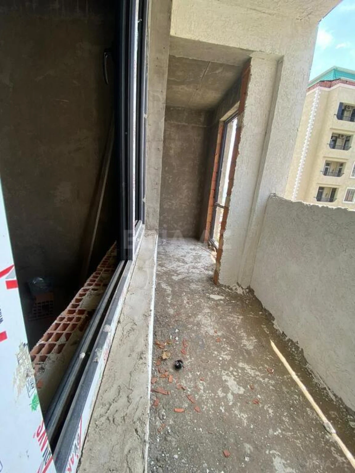 Satılır 3 otaqlı mənzil 106 m²