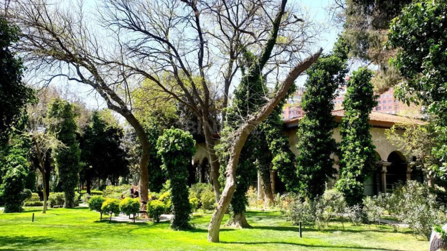 Satılır 5 otaqlı mənzil 286 m²