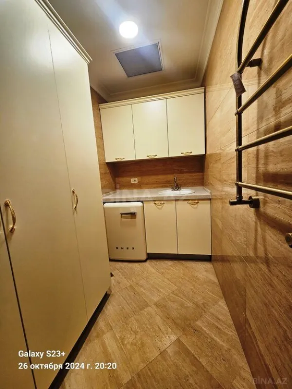 Satılır 5 otaqlı mənzil 286 m²