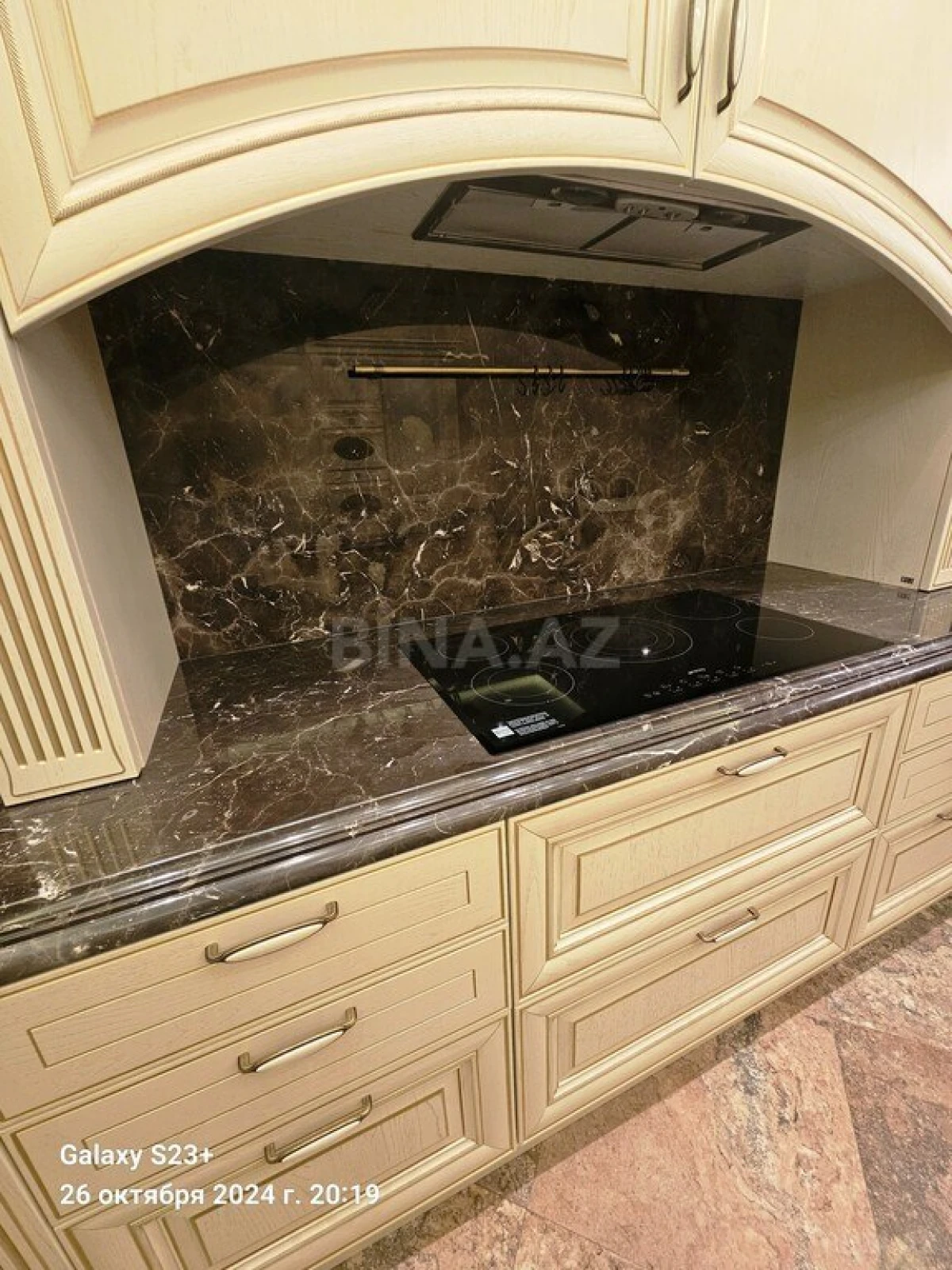 Satılır 5 otaqlı mənzil 286 m²