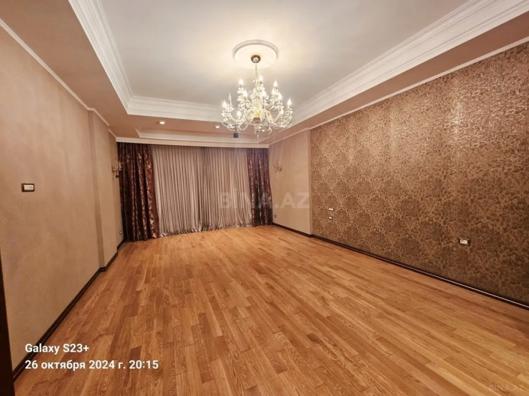 Satılır 5 otaqlı mənzil 286 m²