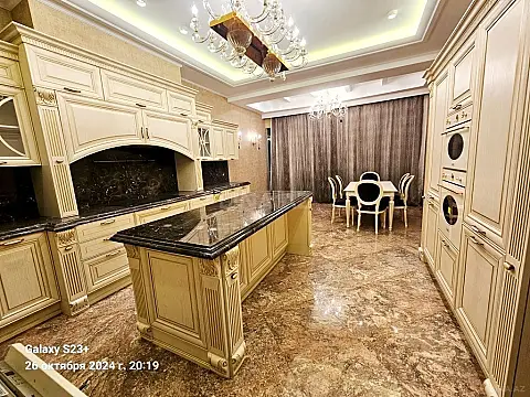 Satılır 5 otaqlı mənzil 286 m²