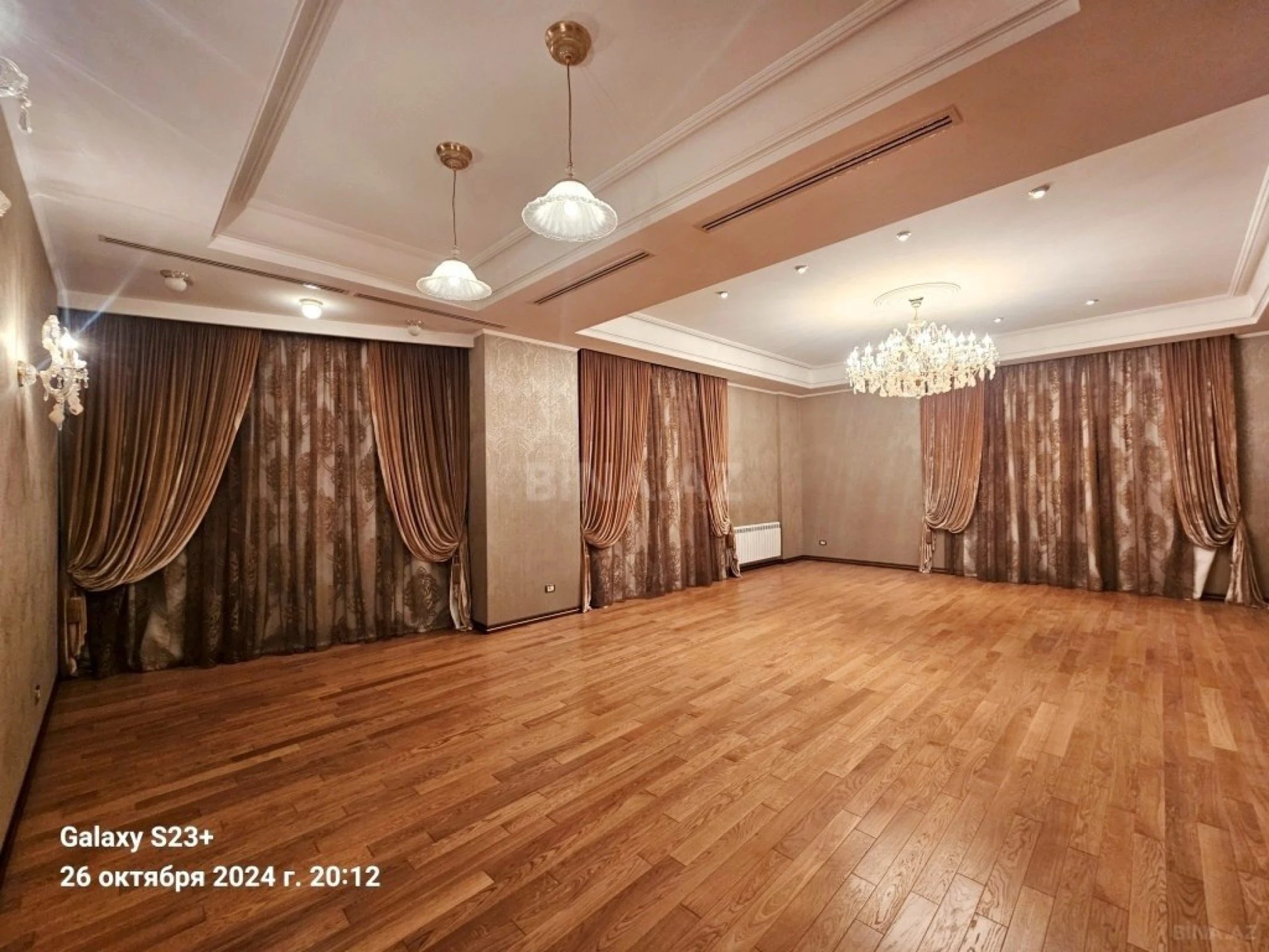 Satılır 5 otaqlı mənzil 286 m²