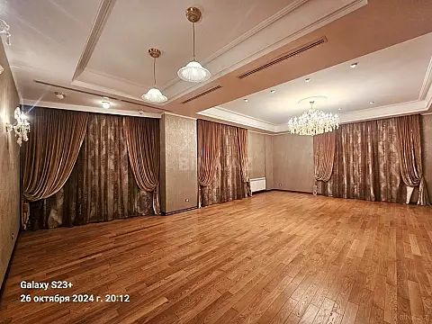 Satılır 5 otaqlı mənzil 286 m²