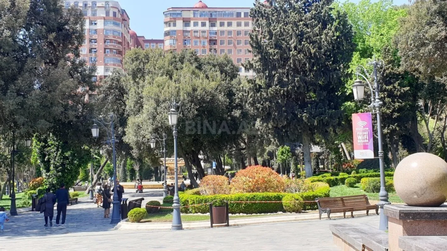 Satılır 5 otaqlı mənzil 286 m²