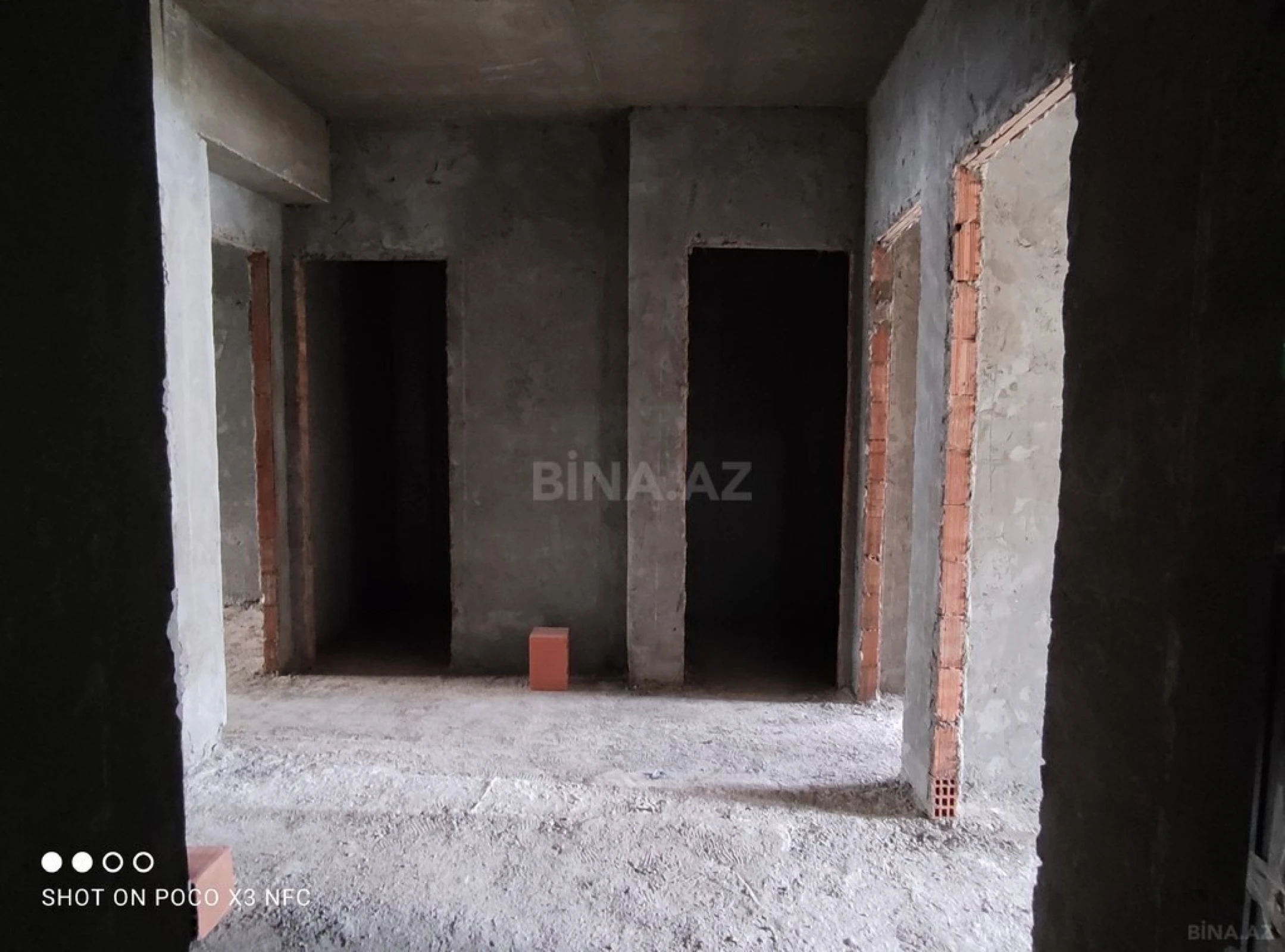 Satılır 3 otaqlı mənzil 110 m²