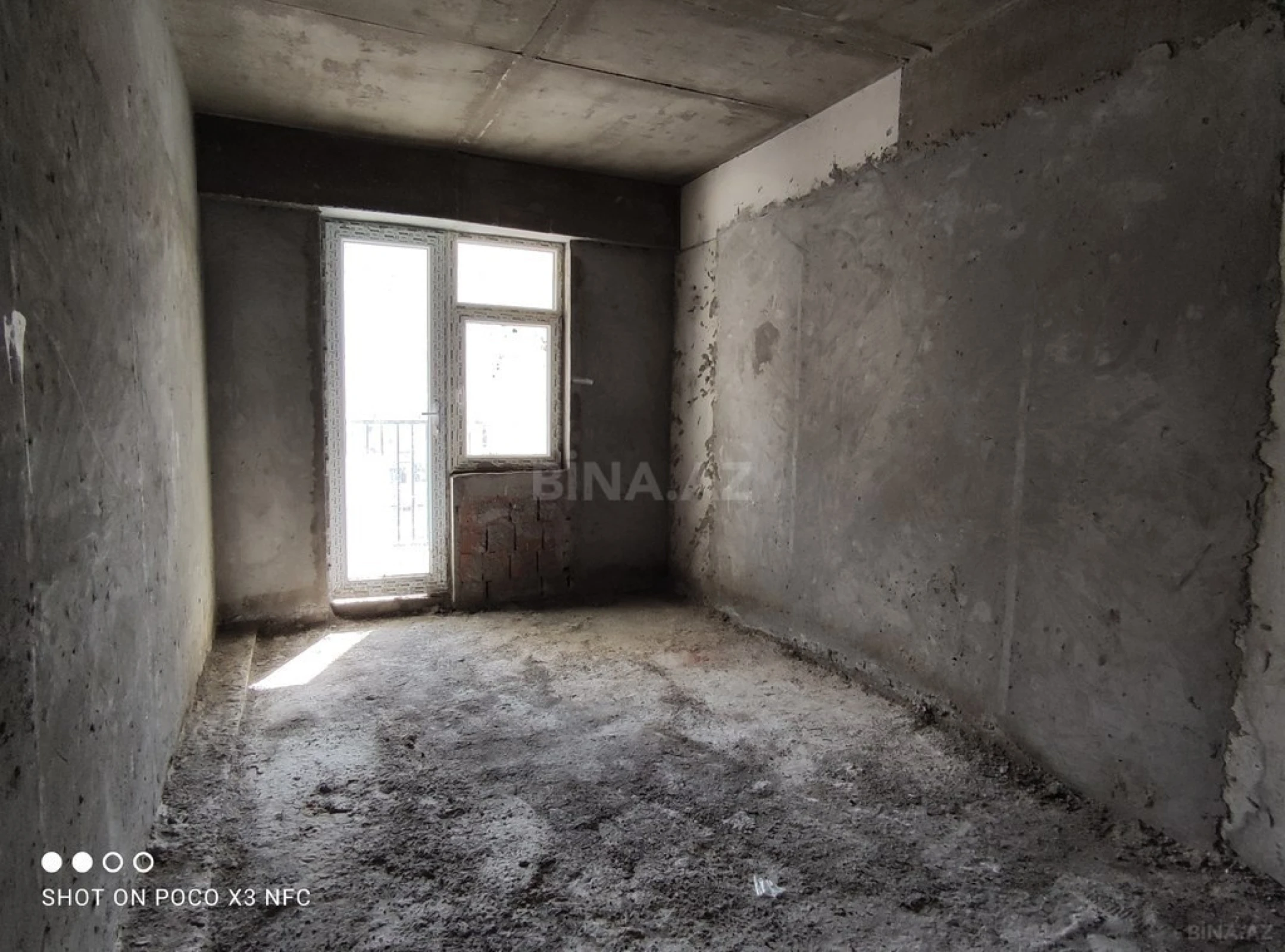 Satılır 3 otaqlı mənzil 110 m²