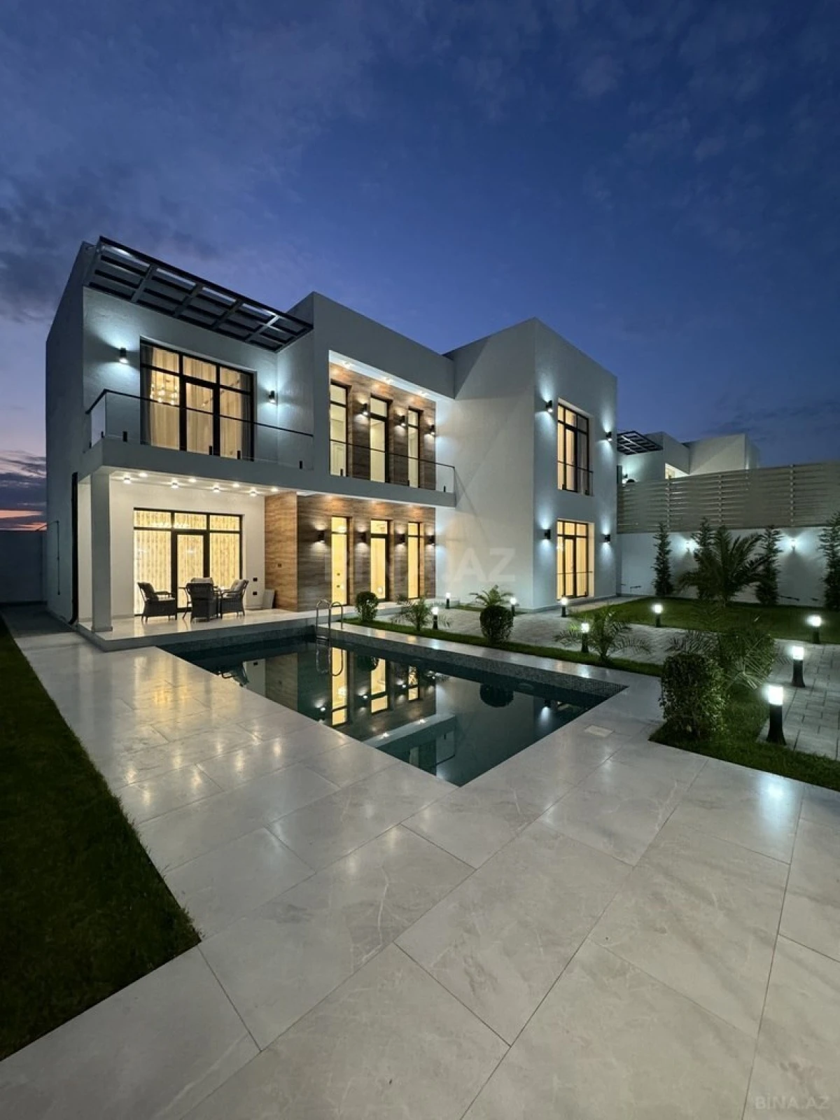 Satılır 4 otaqlı həyət evi 300 m²