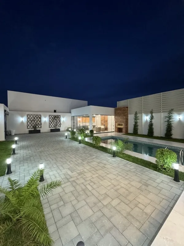 Satılır 4 otaqlı həyət evi 300 m²