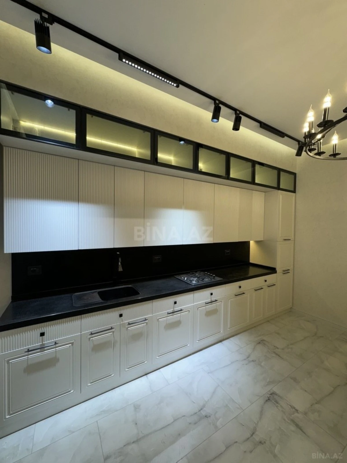 Satılır 4 otaqlı həyət evi 300 m²