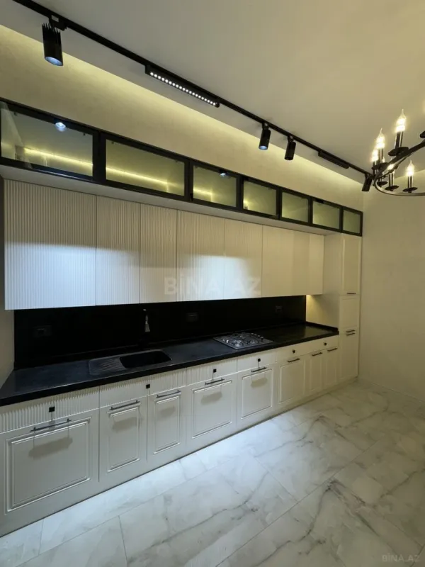 Satılır 4 otaqlı həyət evi 300 m²