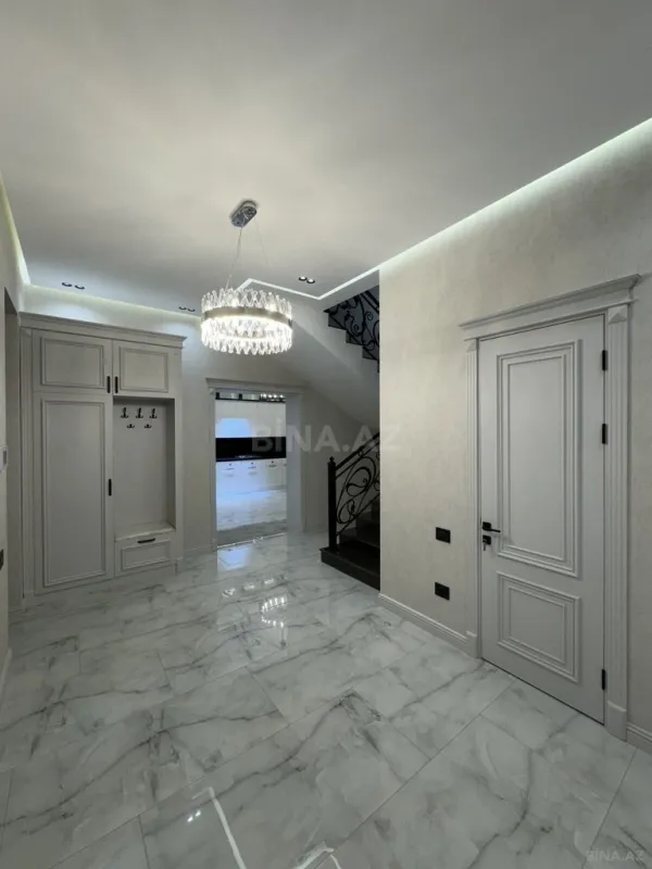 Satılır 4 otaqlı həyət evi 300 m²