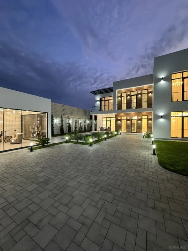 Satılır 4 otaqlı həyət evi 300 m²