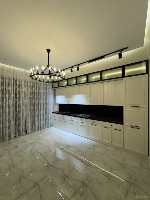 Satılır 4 otaqlı həyət evi 300 m²