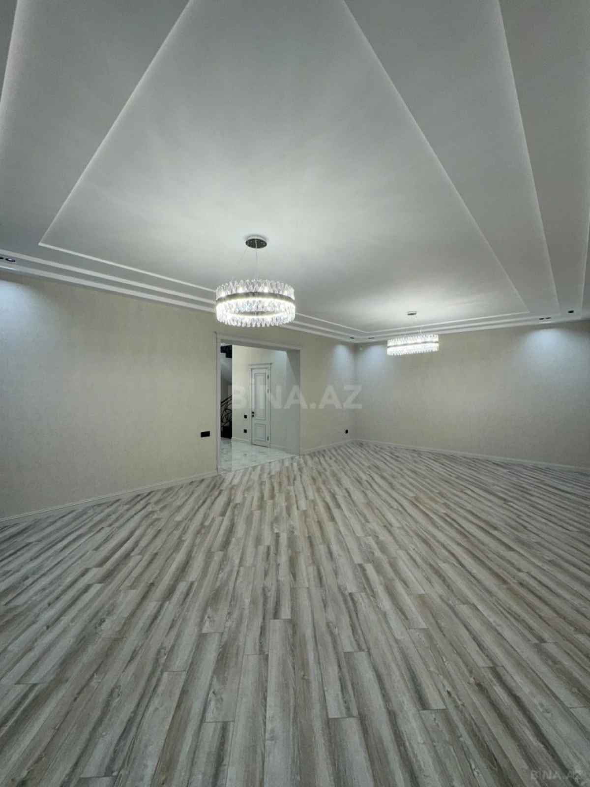 Satılır 4 otaqlı həyət evi 300 m²