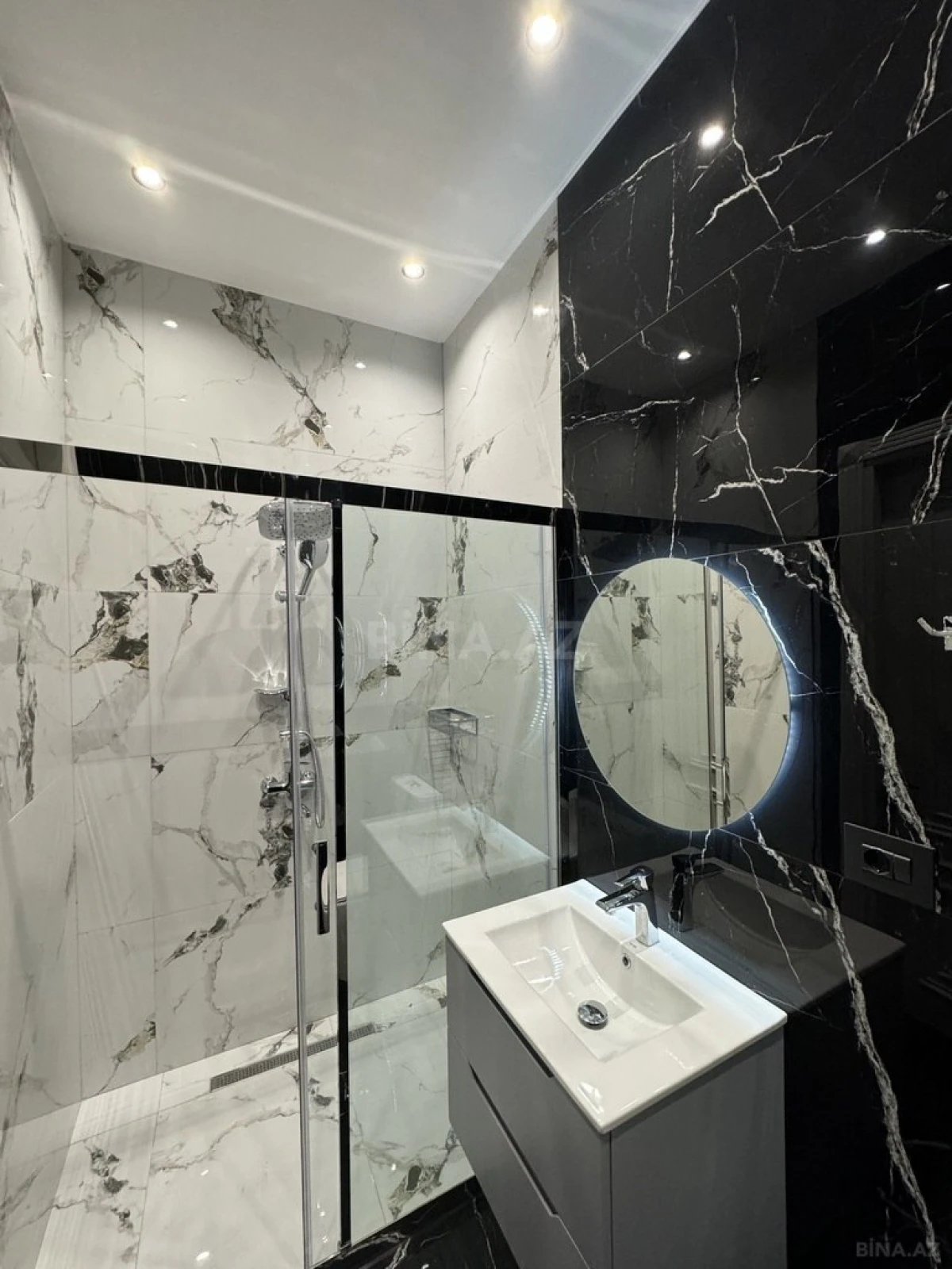 Satılır 4 otaqlı həyət evi 300 m²