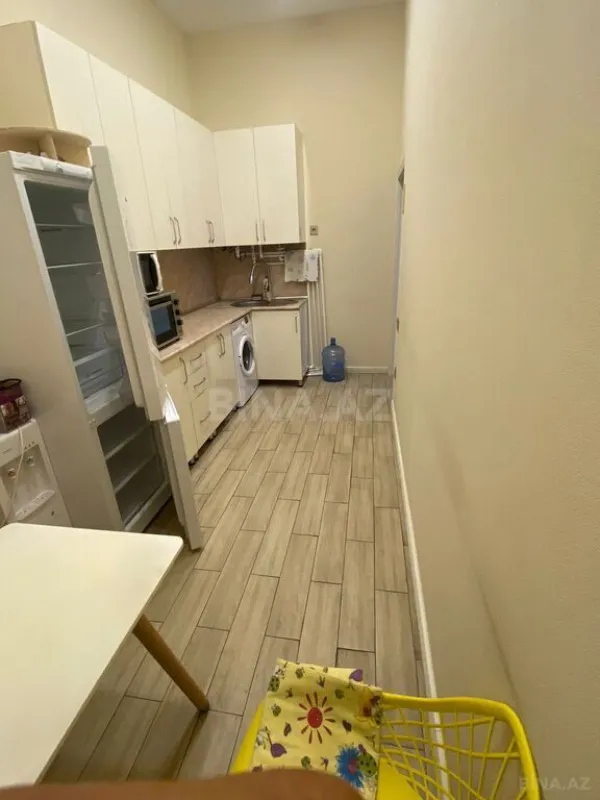 Satılır obyekt 200 m²