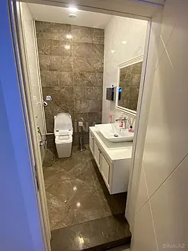 Satılır obyekt 200 m²