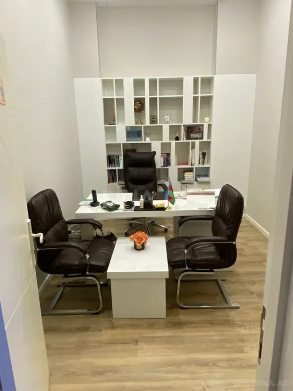 Satılır obyekt 200 m²