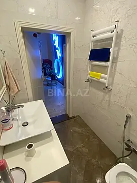 Satılır obyekt 200 m²