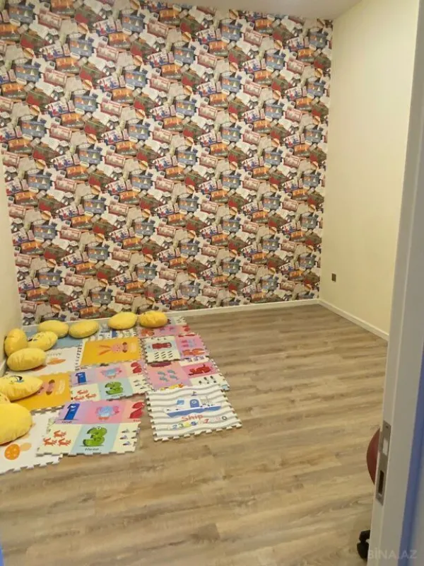 Satılır obyekt 200 m²