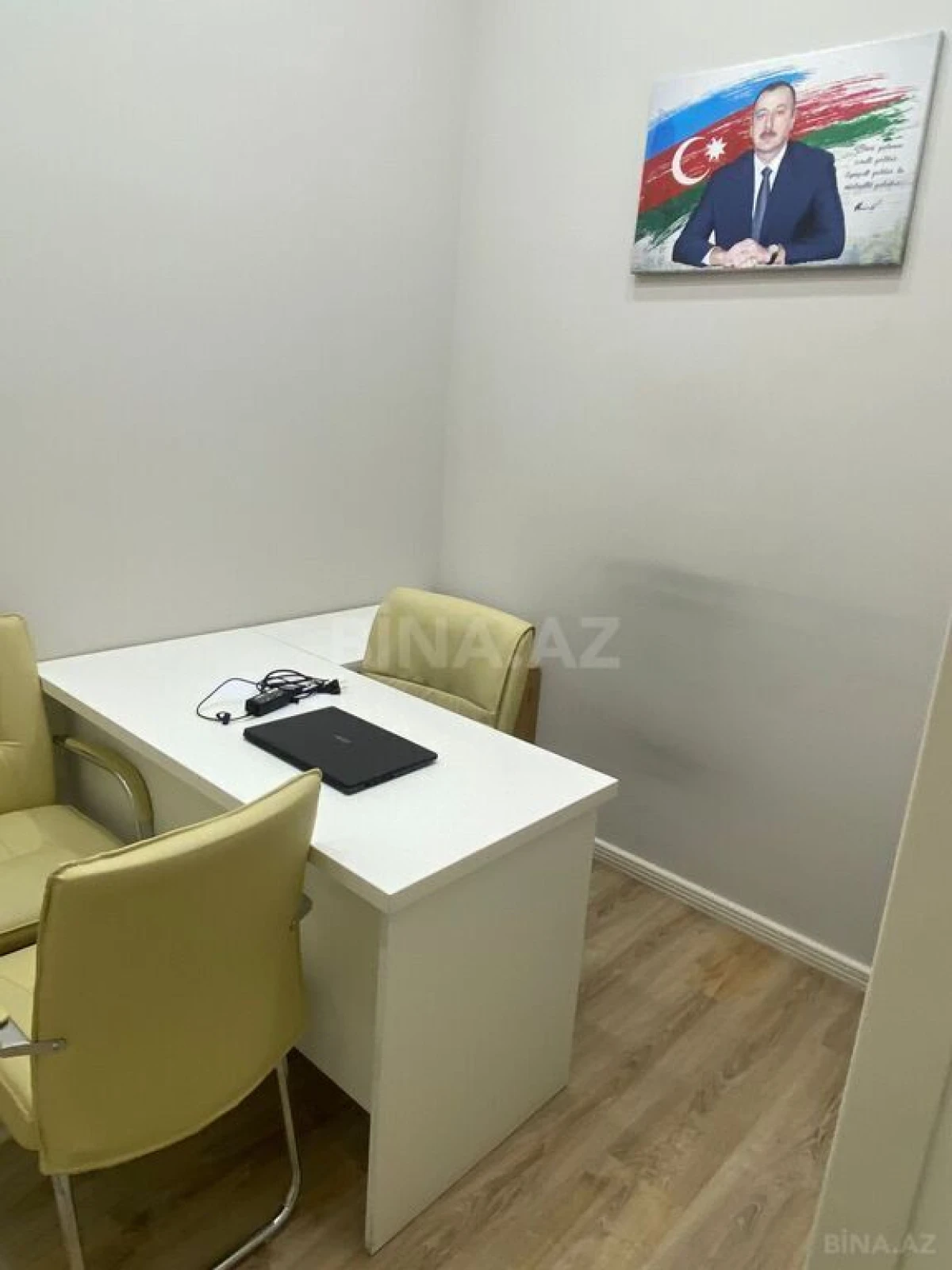 Satılır obyekt 200 m²