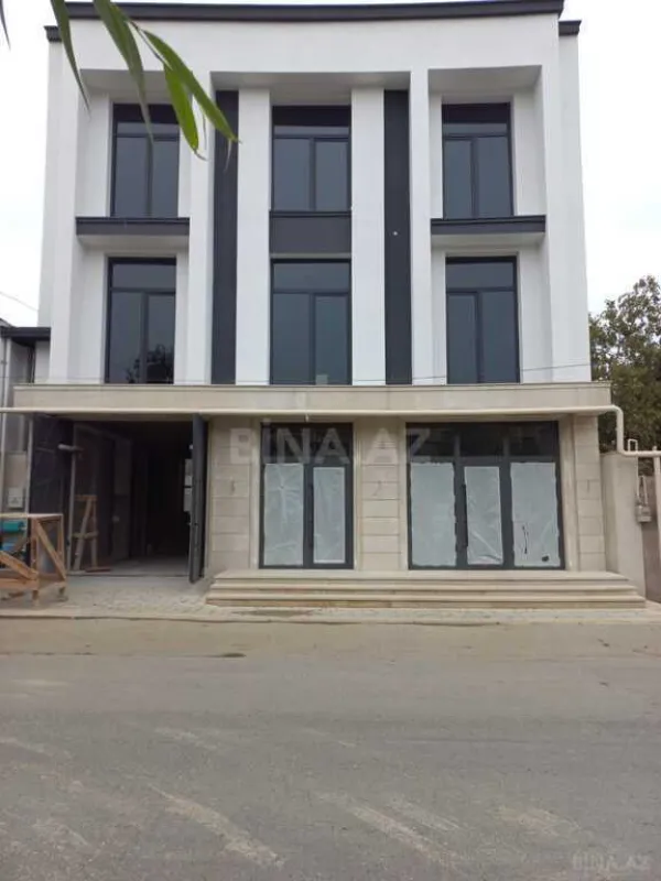 Satılır 6 otaqlı həyət evi 378 m²