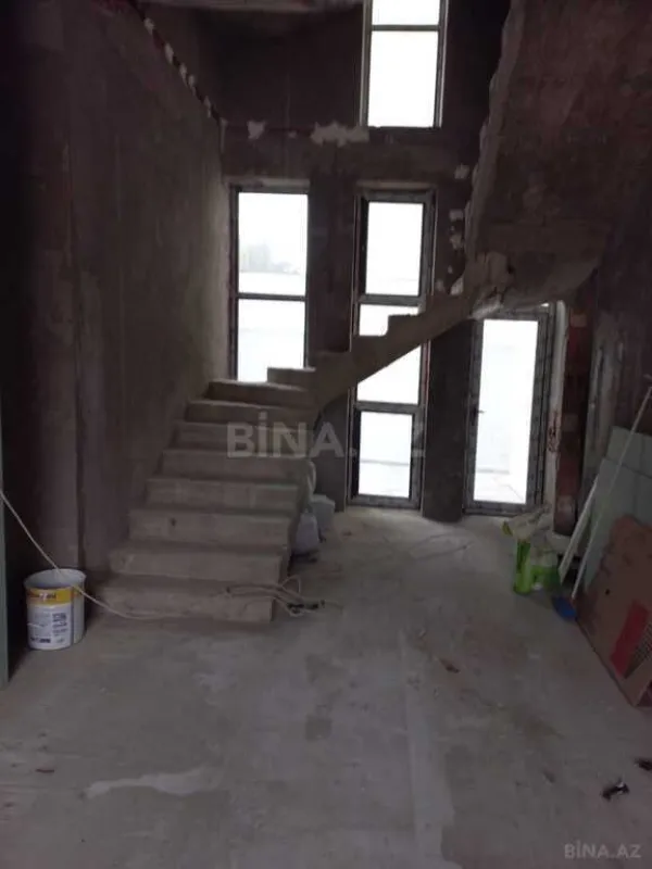 Satılır 6 otaqlı həyət evi 378 m²