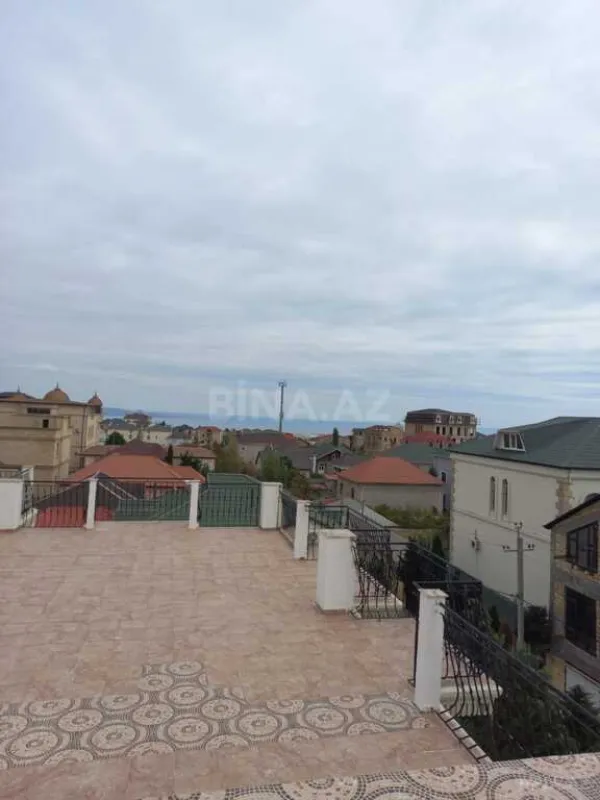 Satılır 6 otaqlı həyət evi 378 m²