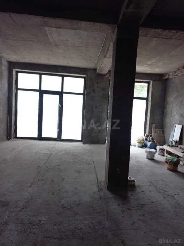 Satılır 6 otaqlı həyət evi 378 m²