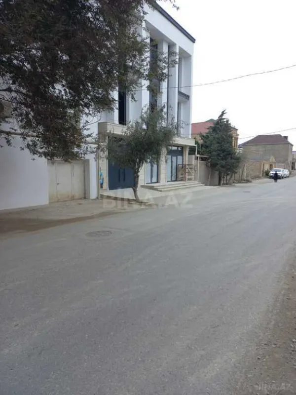 Satılır 6 otaqlı həyət evi 378 m²