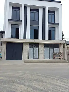 Satılır 6 otaqlı həyət evi 378 m²