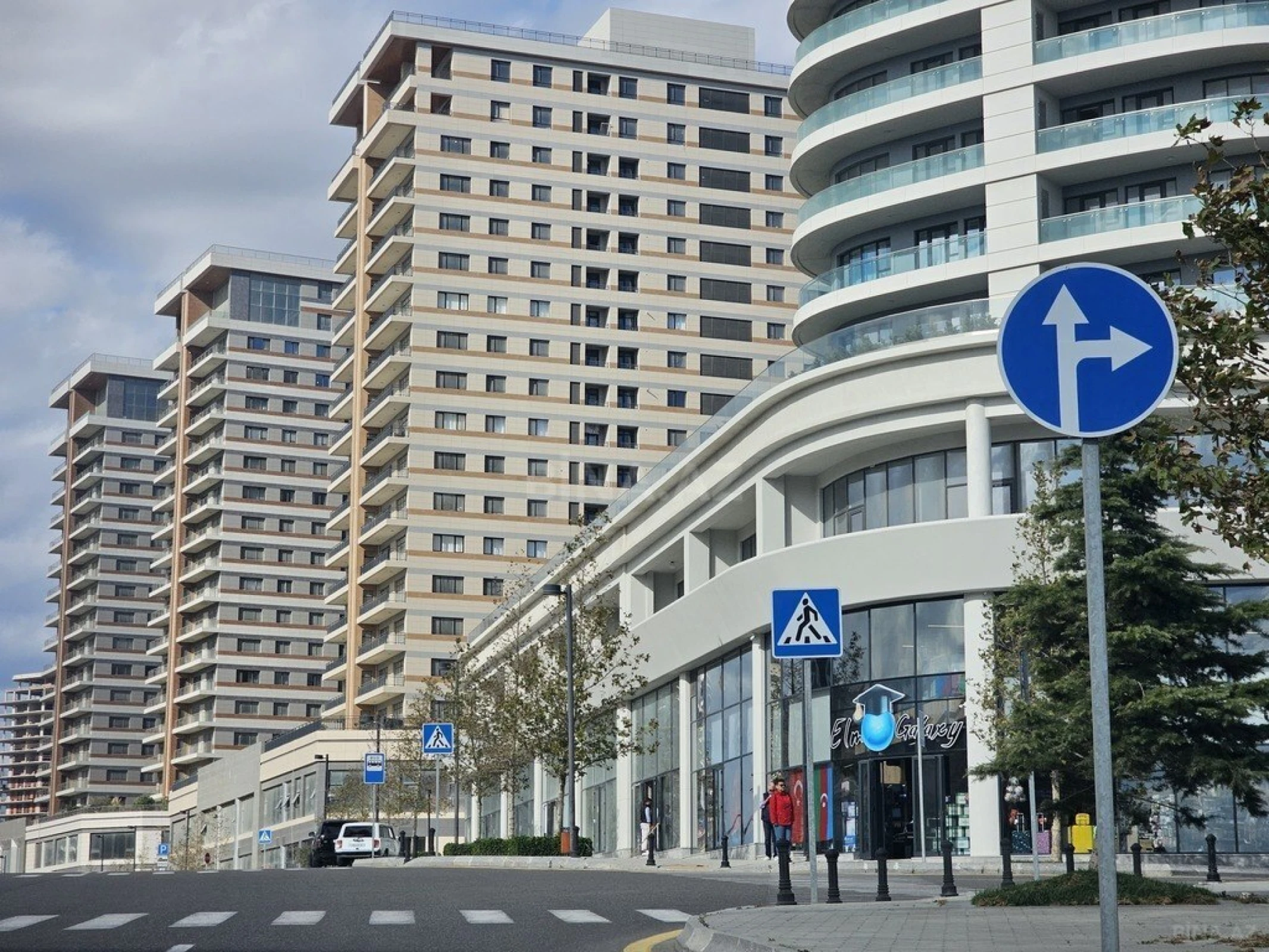 Satılır obyekt 275 m²