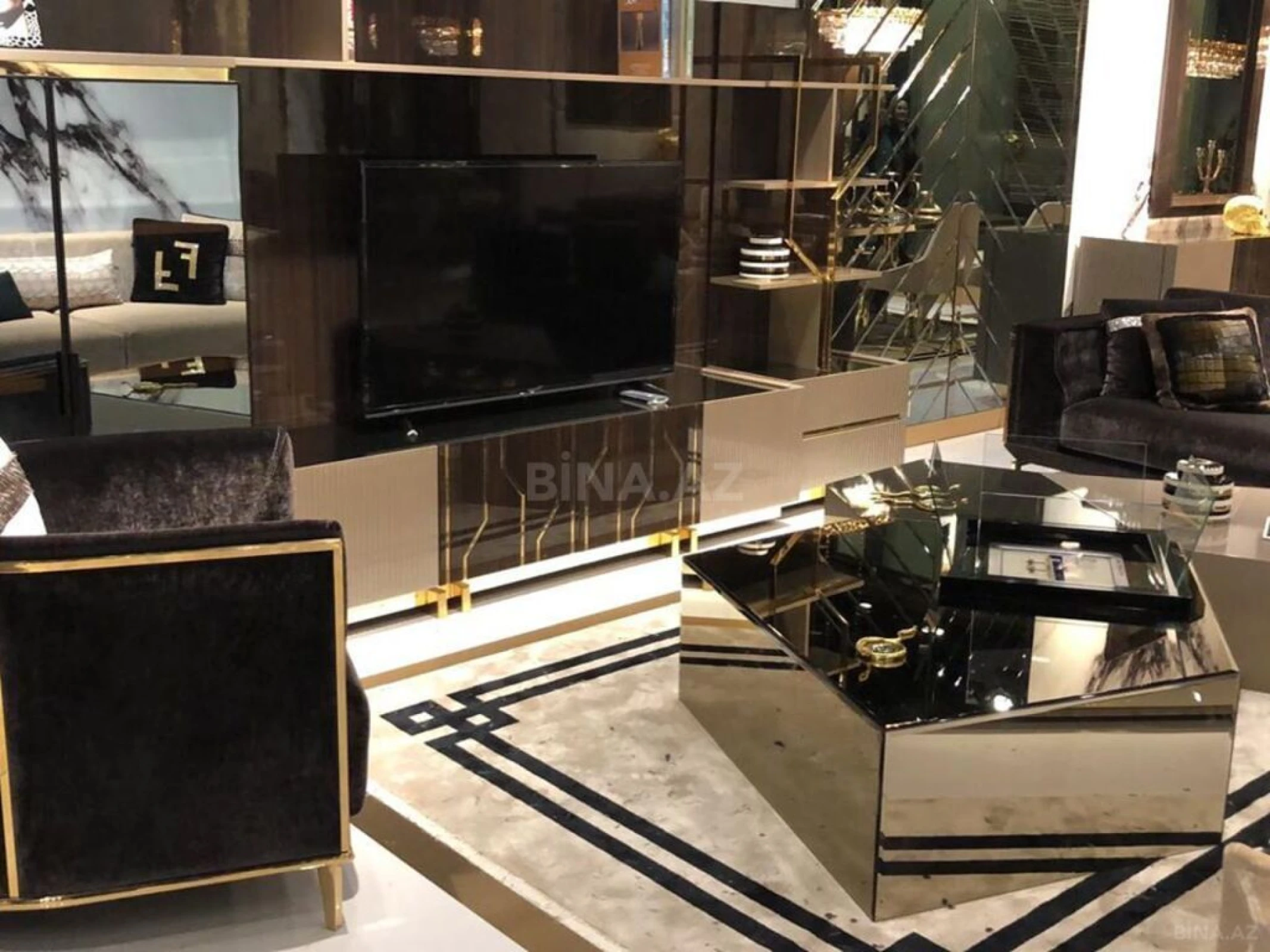 Satılır obyekt 275 m²