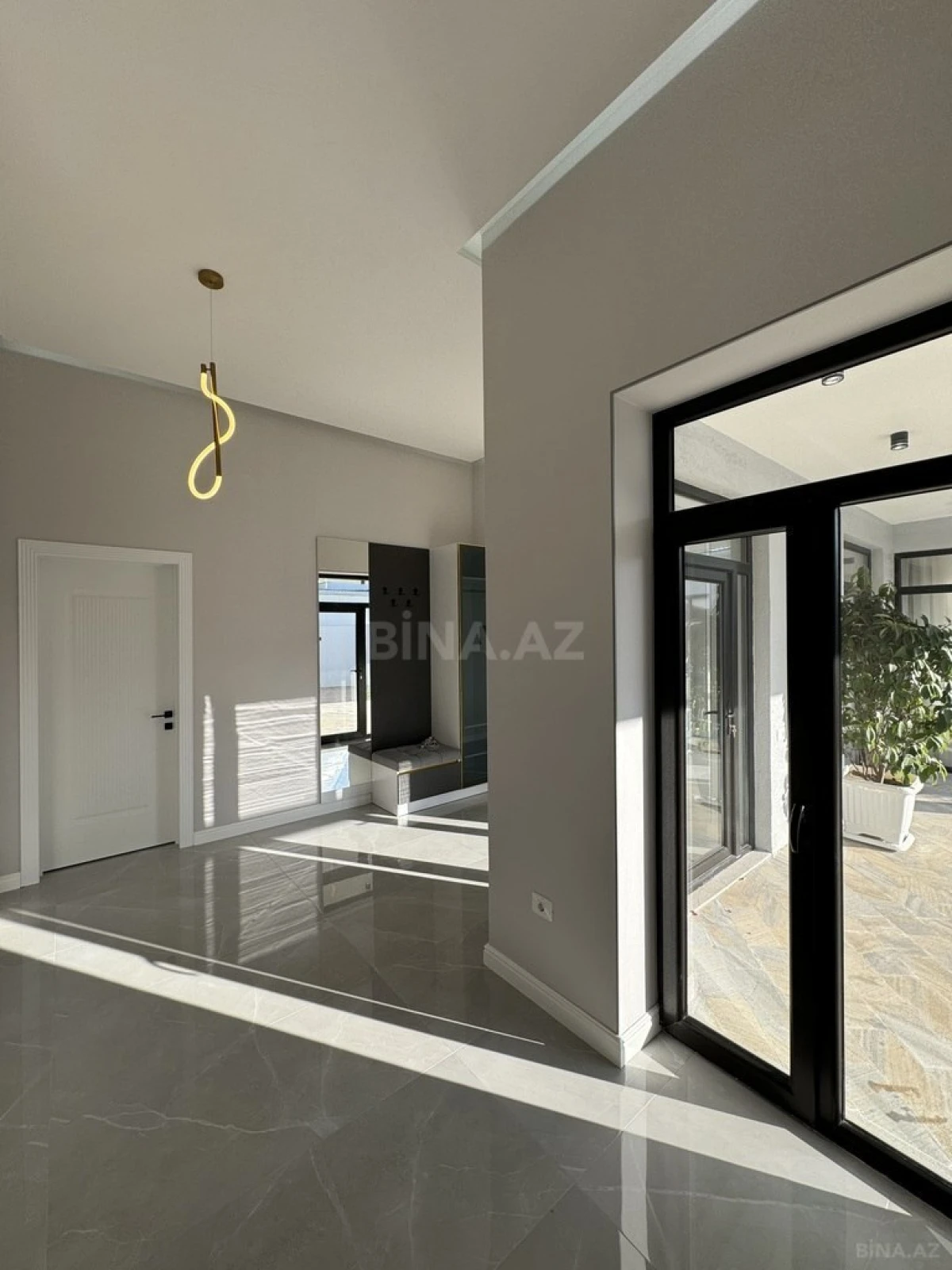 Satılır 4 otaqlı həyət evi 220 m²