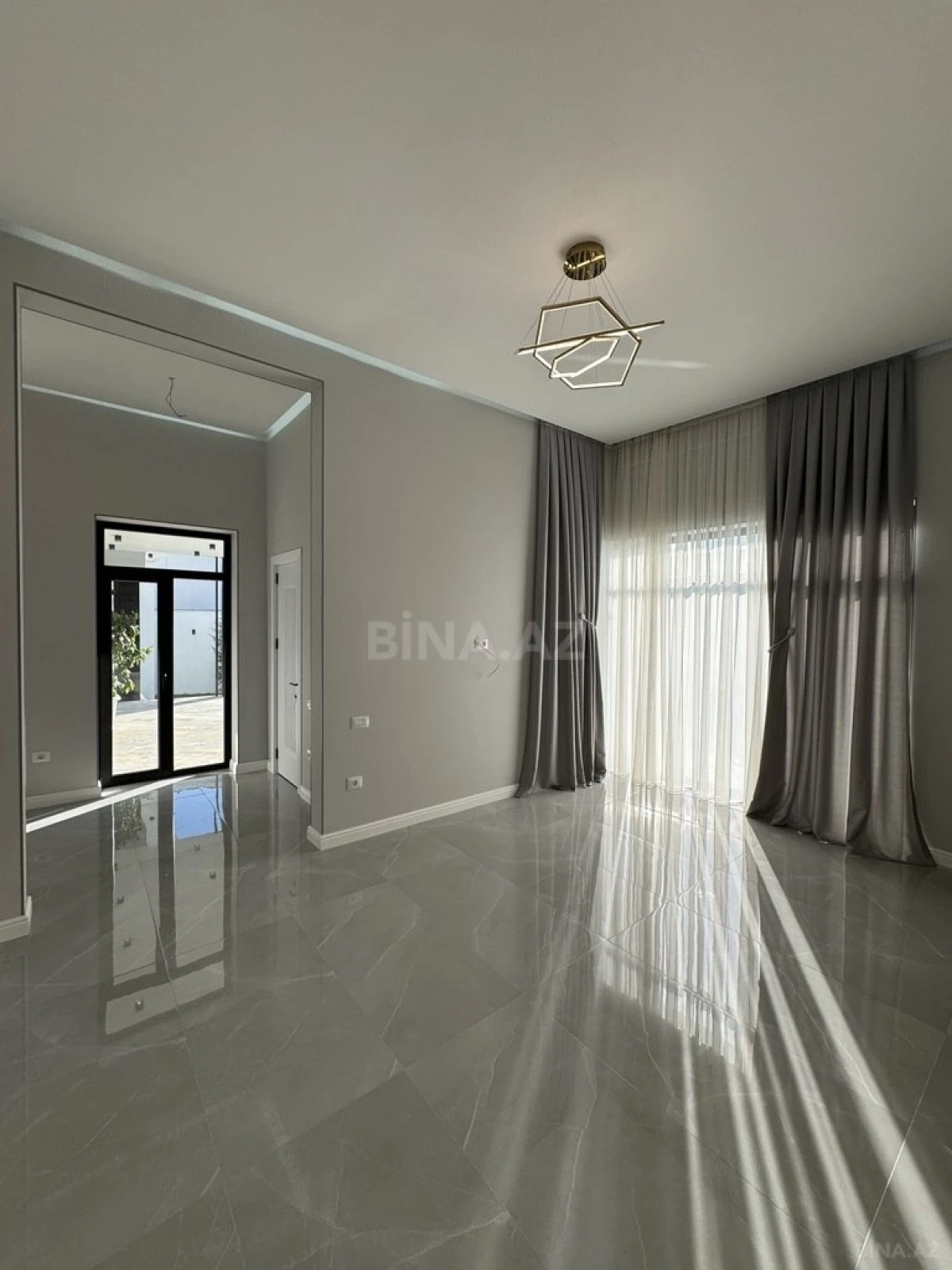 Satılır 4 otaqlı həyət evi 220 m²