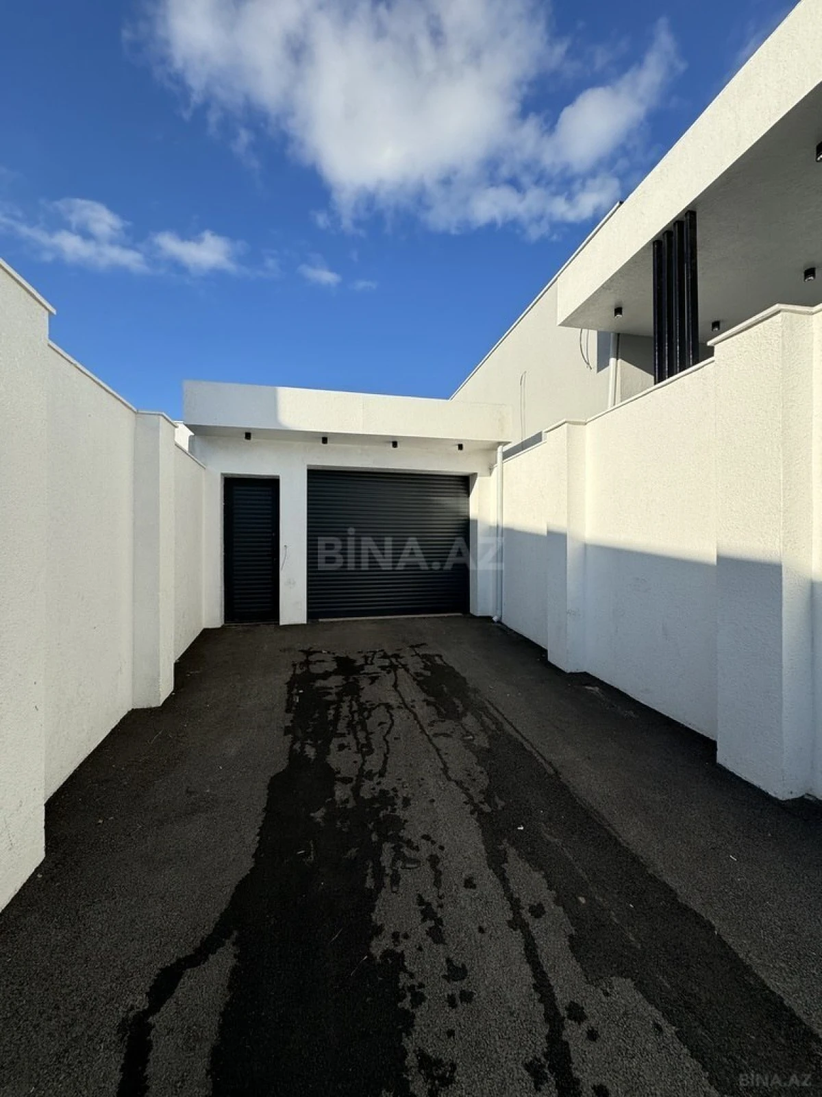 Satılır 4 otaqlı həyət evi 220 m²