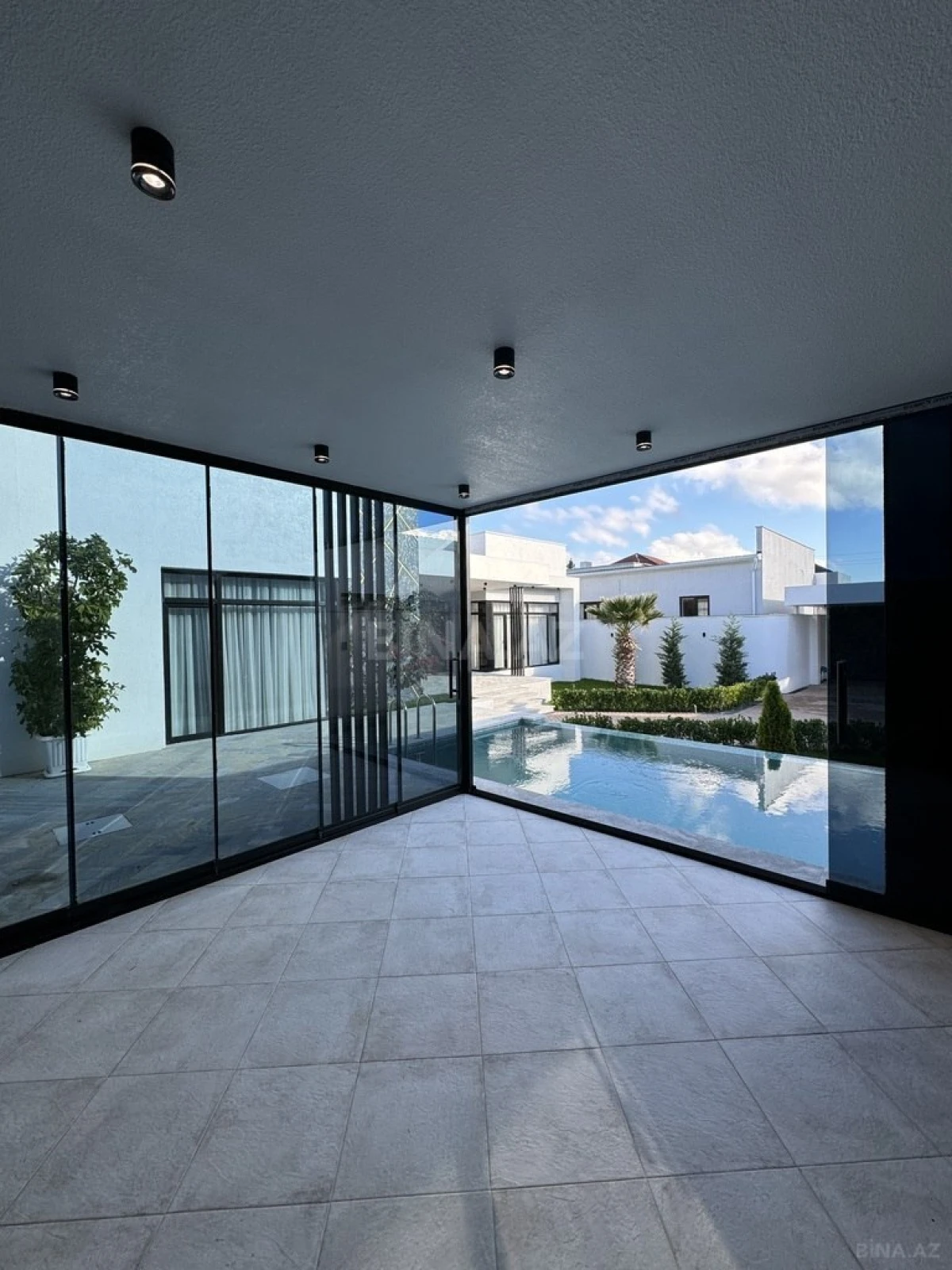 Satılır 4 otaqlı həyət evi 220 m²