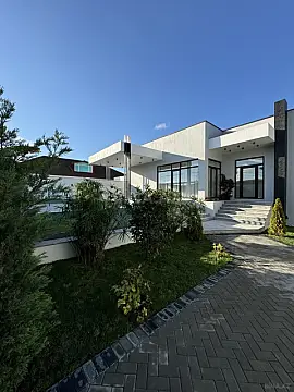 Satılır 4 otaqlı həyət evi 140 m²