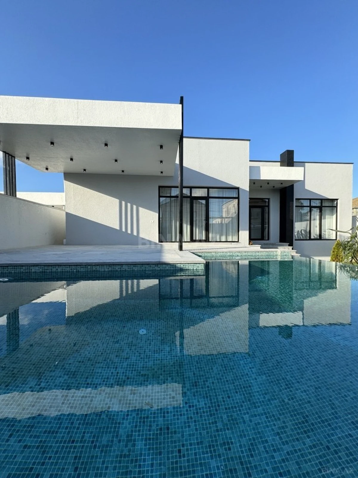 Satılır 4 otaqlı həyət evi 140 m²